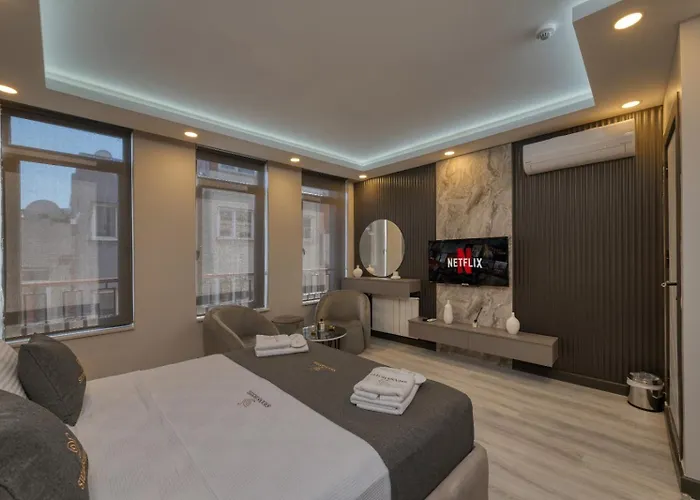 Swans Old Grand Bazar