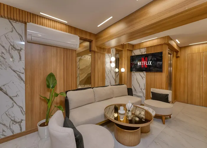 Swans Old Grand Bazar איסטמבול